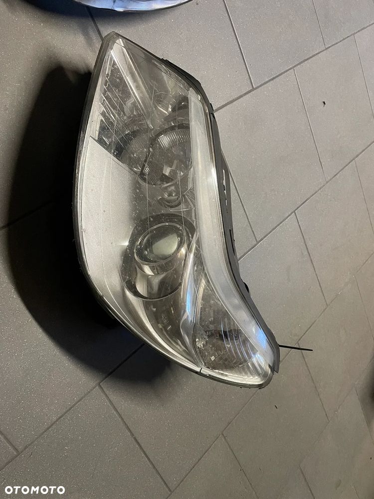 Citroen C5 lift Lampa reflektor lewy prawy xenon