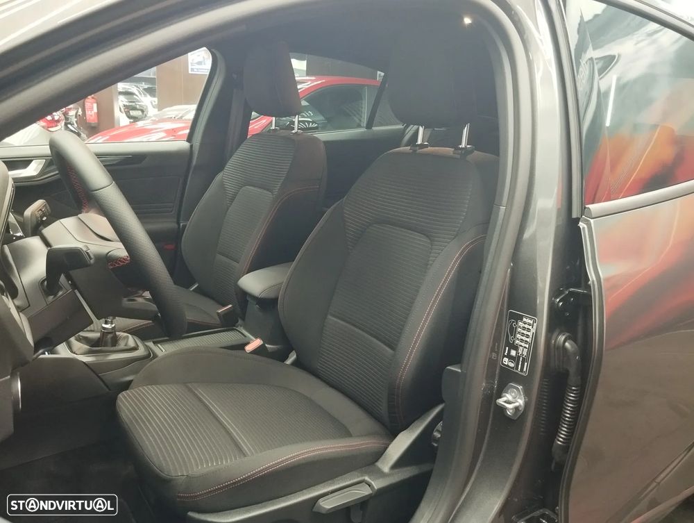 Ford Focus 1.0 EcoBoost MHEV ST-Line - 18