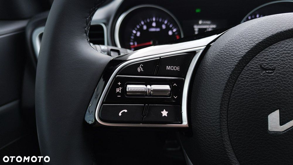 Kia Ceed - 16