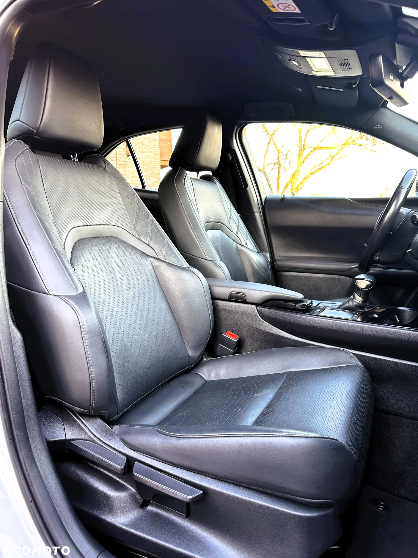 Lexus UX 250h GPF Business Edition 2WD - 14