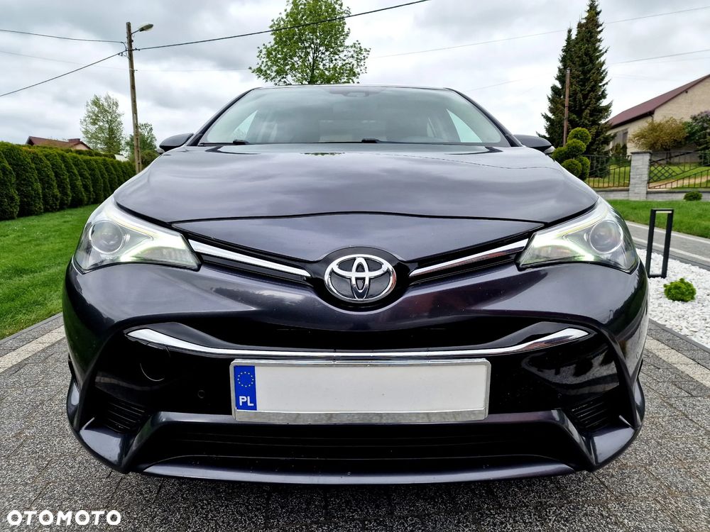 Toyota Avensis 2.0 D-4D Prestige - 12