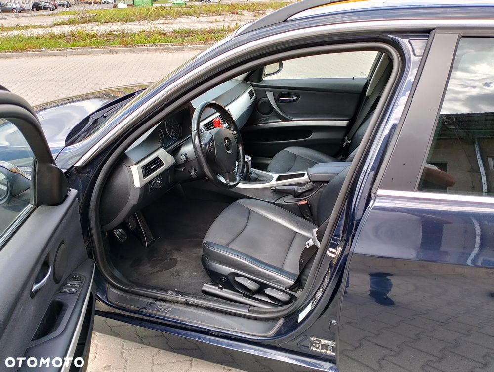 BMW Seria 3 325i - 10
