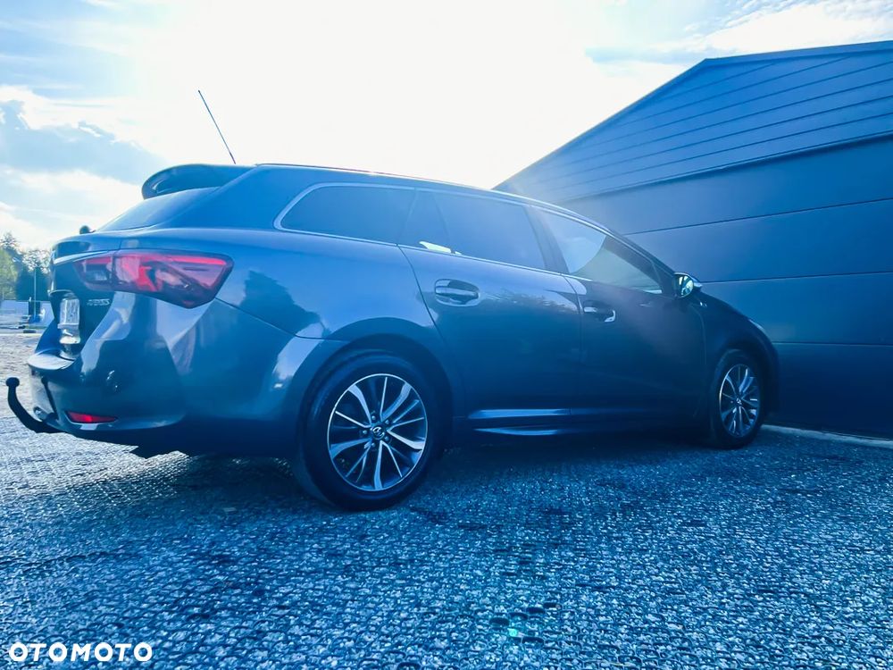 Toyota Avensis 1.6 D-4D Prestige - 10