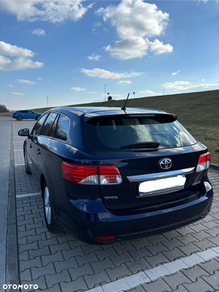 Toyota Avensis 2.0 D-4D Active - 6