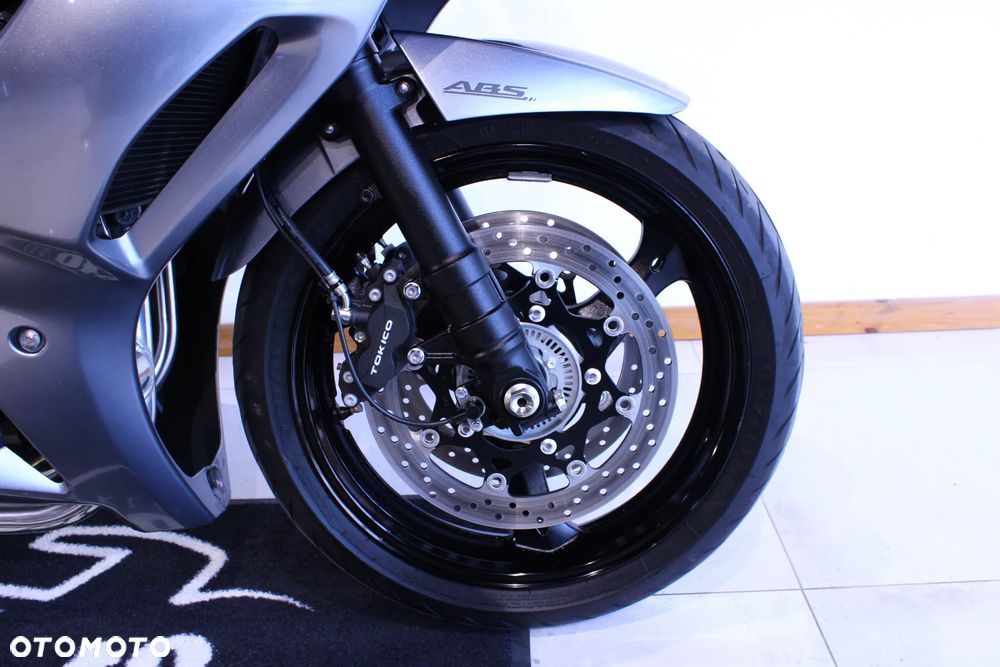 Suzuki GSX - 32