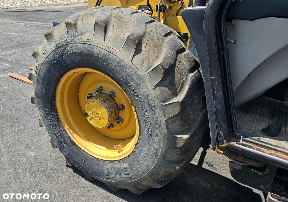 Caterpillar TH220B - 20
