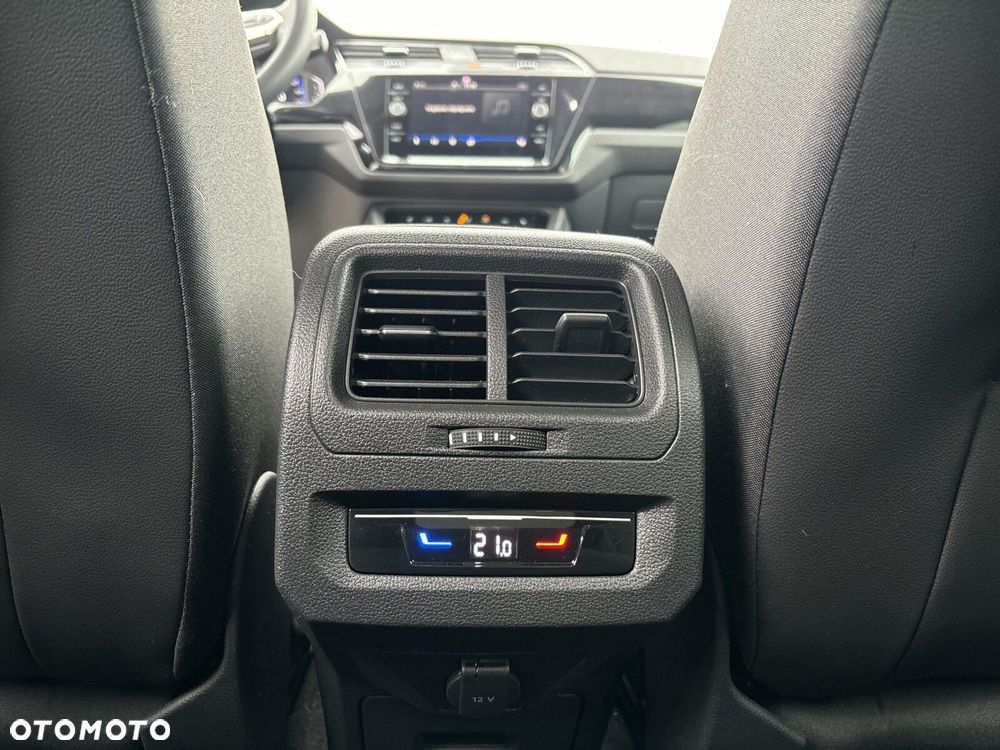 Volkswagen Touran - 18