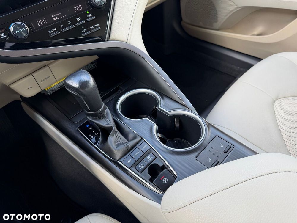 Toyota Camry 2.5 Hybrid Executive CVT - 15