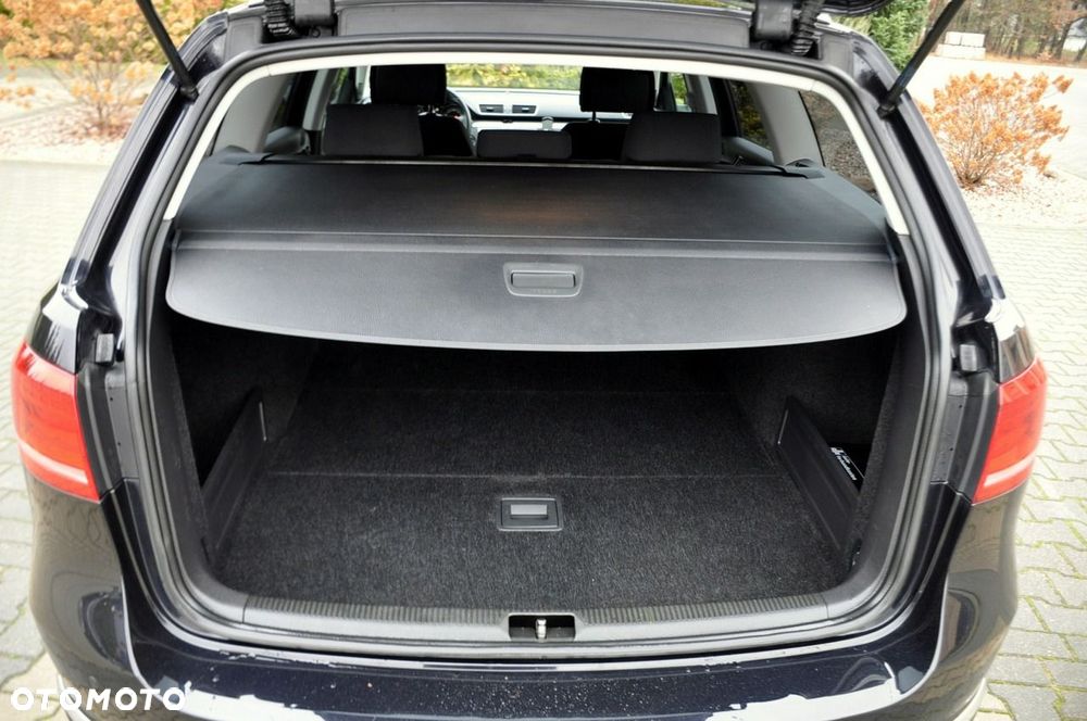 Volkswagen Passat - 38