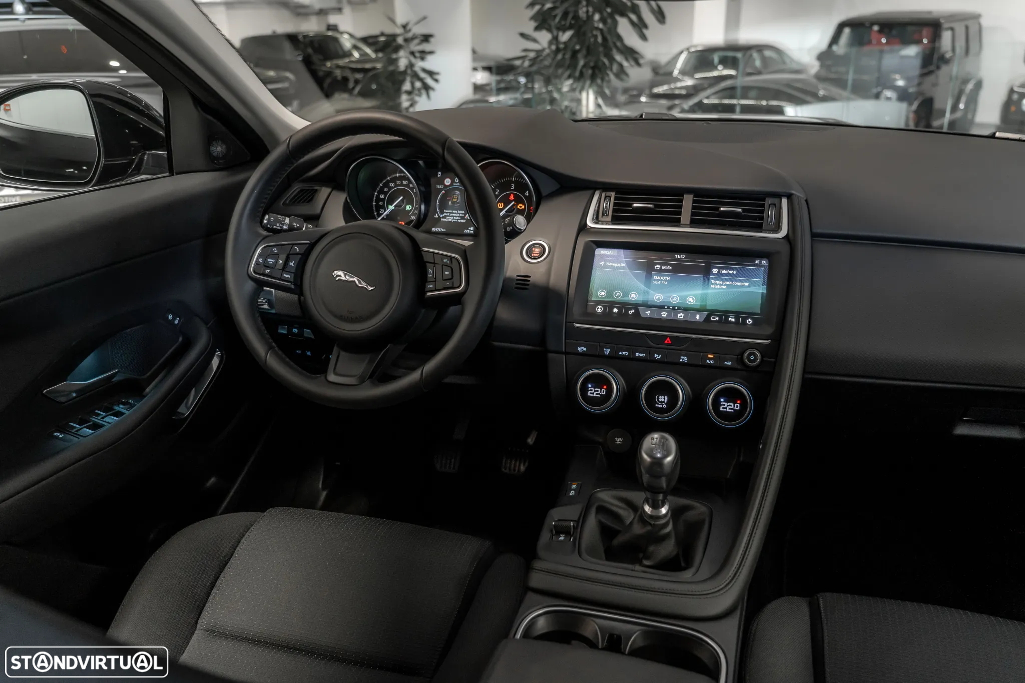 Jaguar E-Pace 2.0 i4D - 11