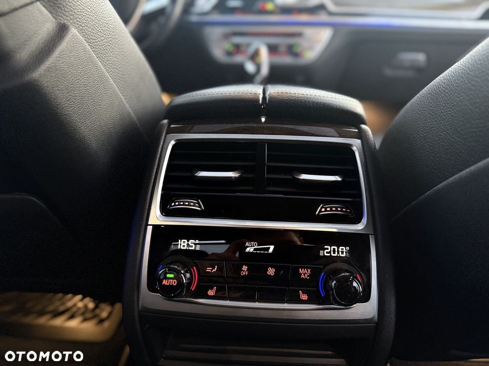 BMW Seria 7 740Li xDrive - 36