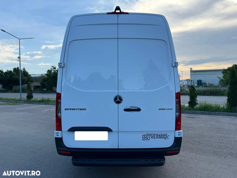 Mercedes-Benz Sprinter - 11