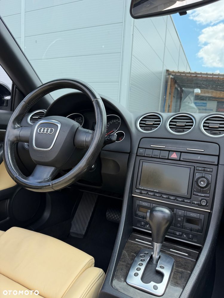 Audi A4 Cabrio 3.2 FSI Multitronic - 23