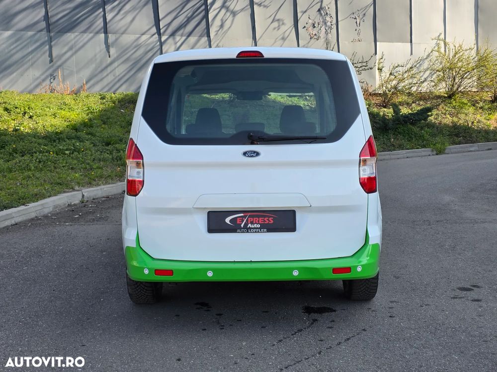 Ford Tourneo Courier 1.5 TDCi Titanium - 11