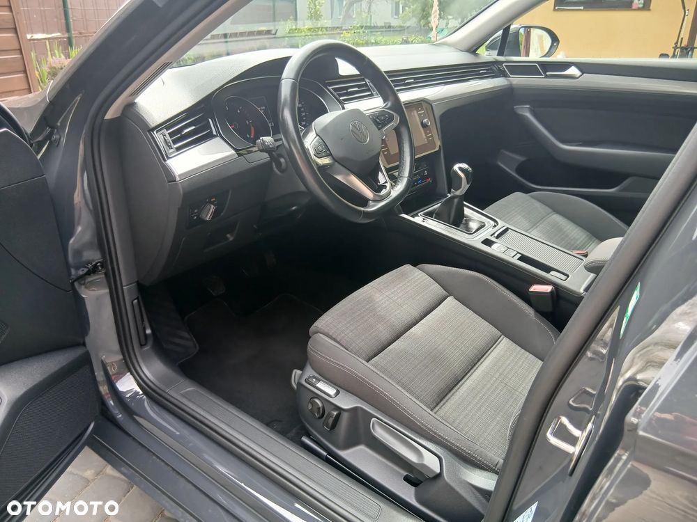 Volkswagen Passat 2.0 TDI SCR Business - 19