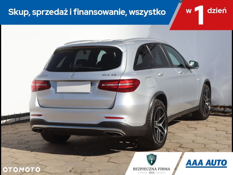 Mercedes-Benz GLC - 6