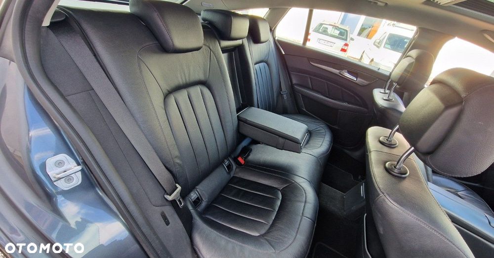 Mercedes-Benz CLS - 22