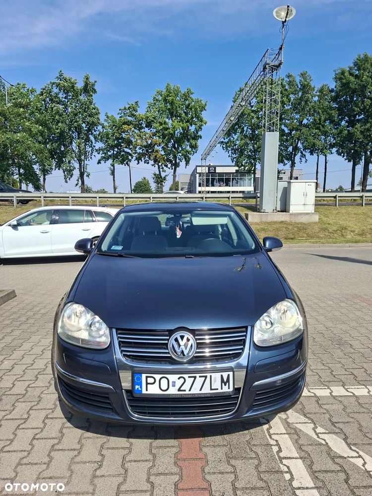 Volkswagen Jetta 2.0 FSI Comfortline Tiptr - 2