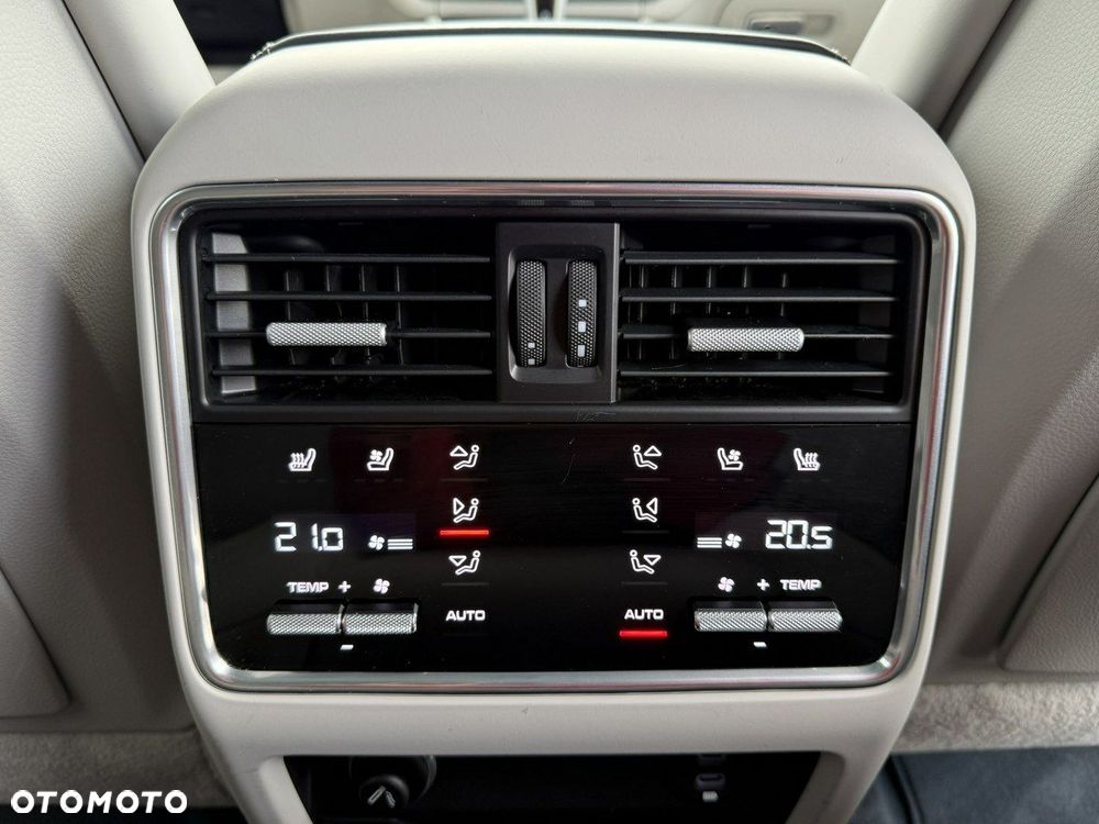 Porsche Cayenne - 19