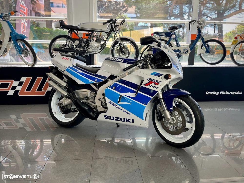 Suzuki RGV 250 - 1