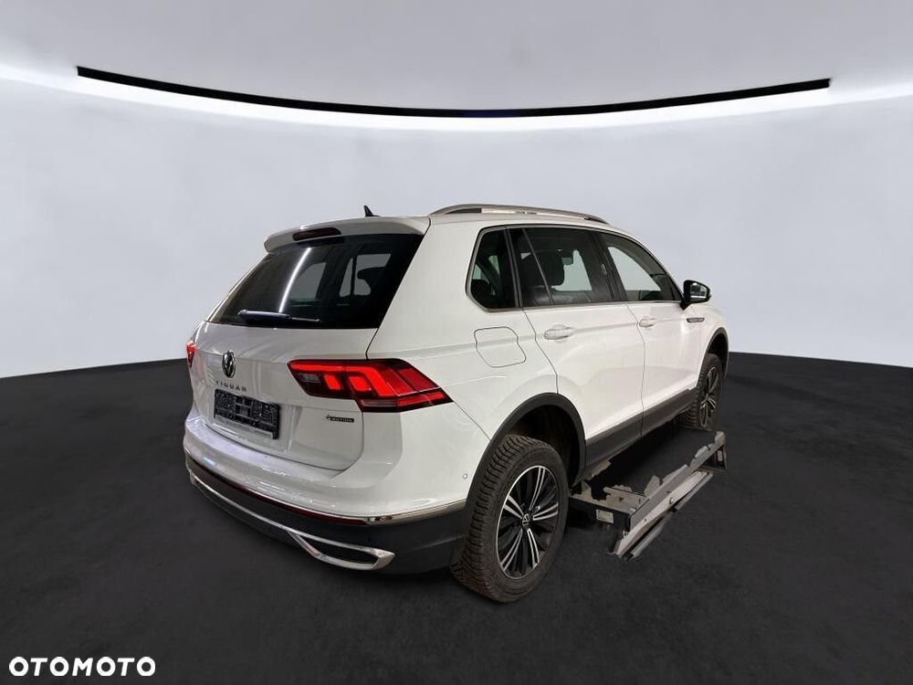 Volkswagen Tiguan - 3