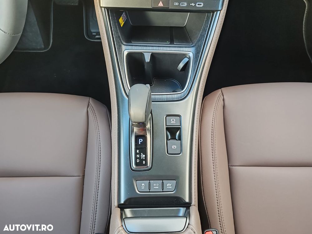 Lexus LBX 1.5 HEV 4x2 CVT Elegant - 12