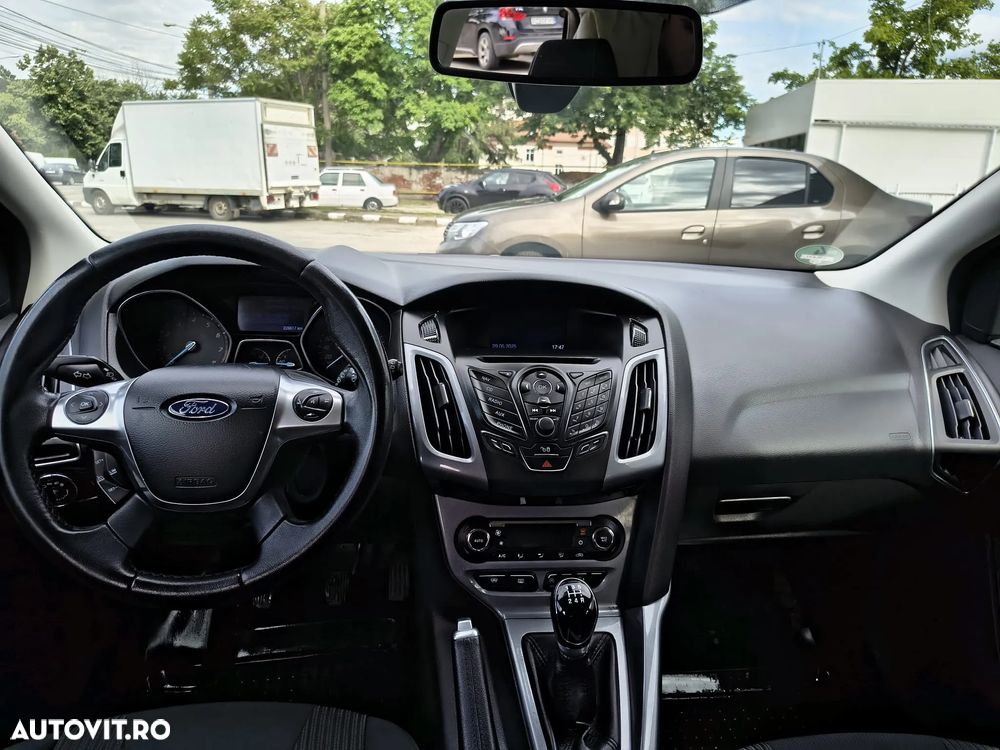 Ford Focus - 11