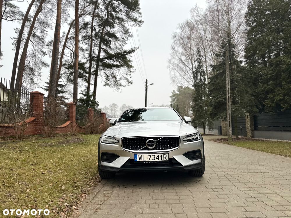 Volvo V60 T5 AWD Momentum Pro - 3