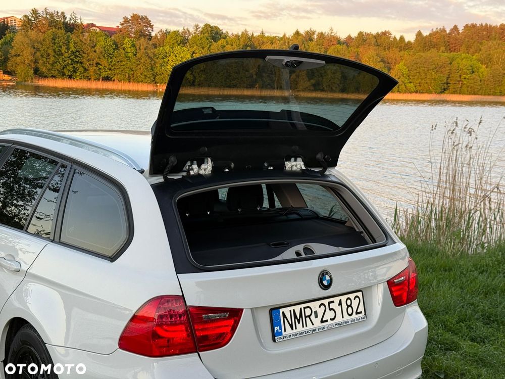BMW Seria 3 ver-320d-dpf - 13