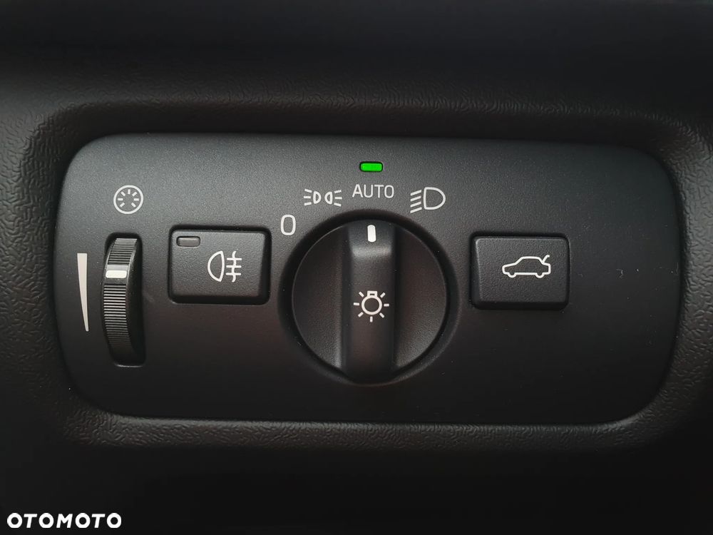 Volvo V40 D3 Kinetic - 26