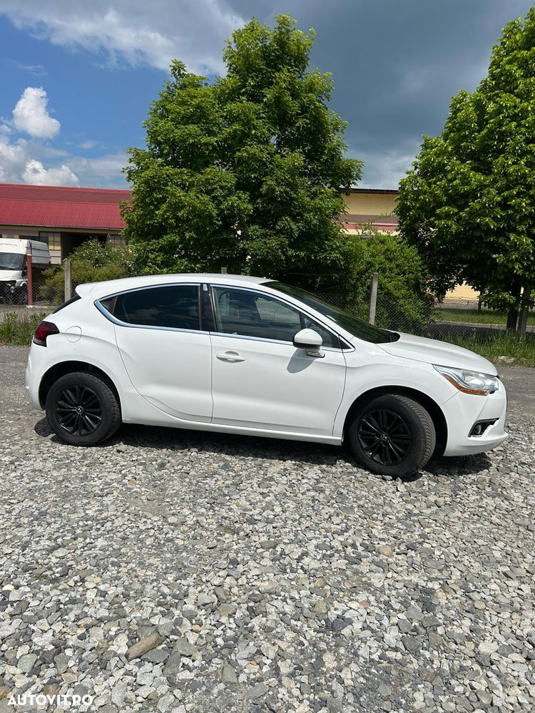 Citroën DS4 e-HDi 115 ETG6 SoChic - 13