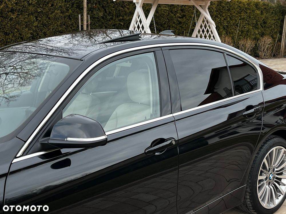 BMW Seria 3 320d xDrive Luxury Line sport - 17