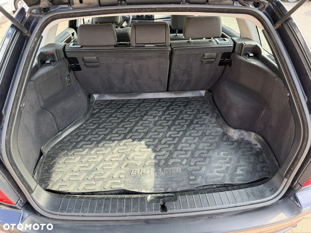 BMW Seria 3 318i - 24