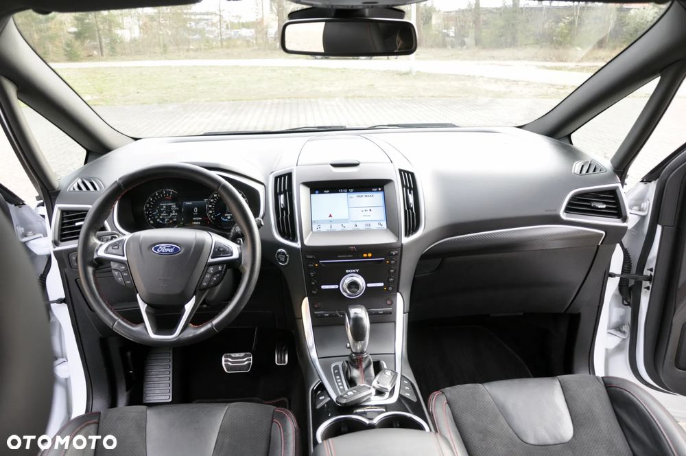 Ford S-Max 2.0 TDCi Titanium PowerShift - 24