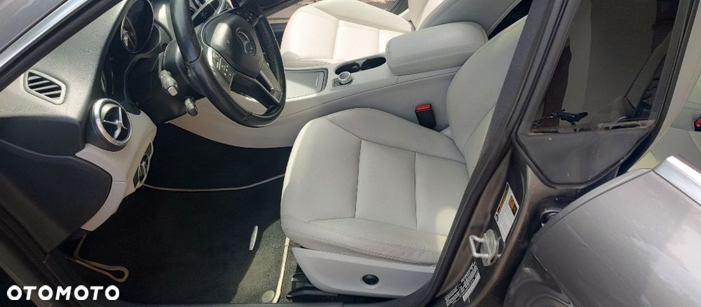 Mercedes-Benz CLA 250 7G-DCT Sport - 8