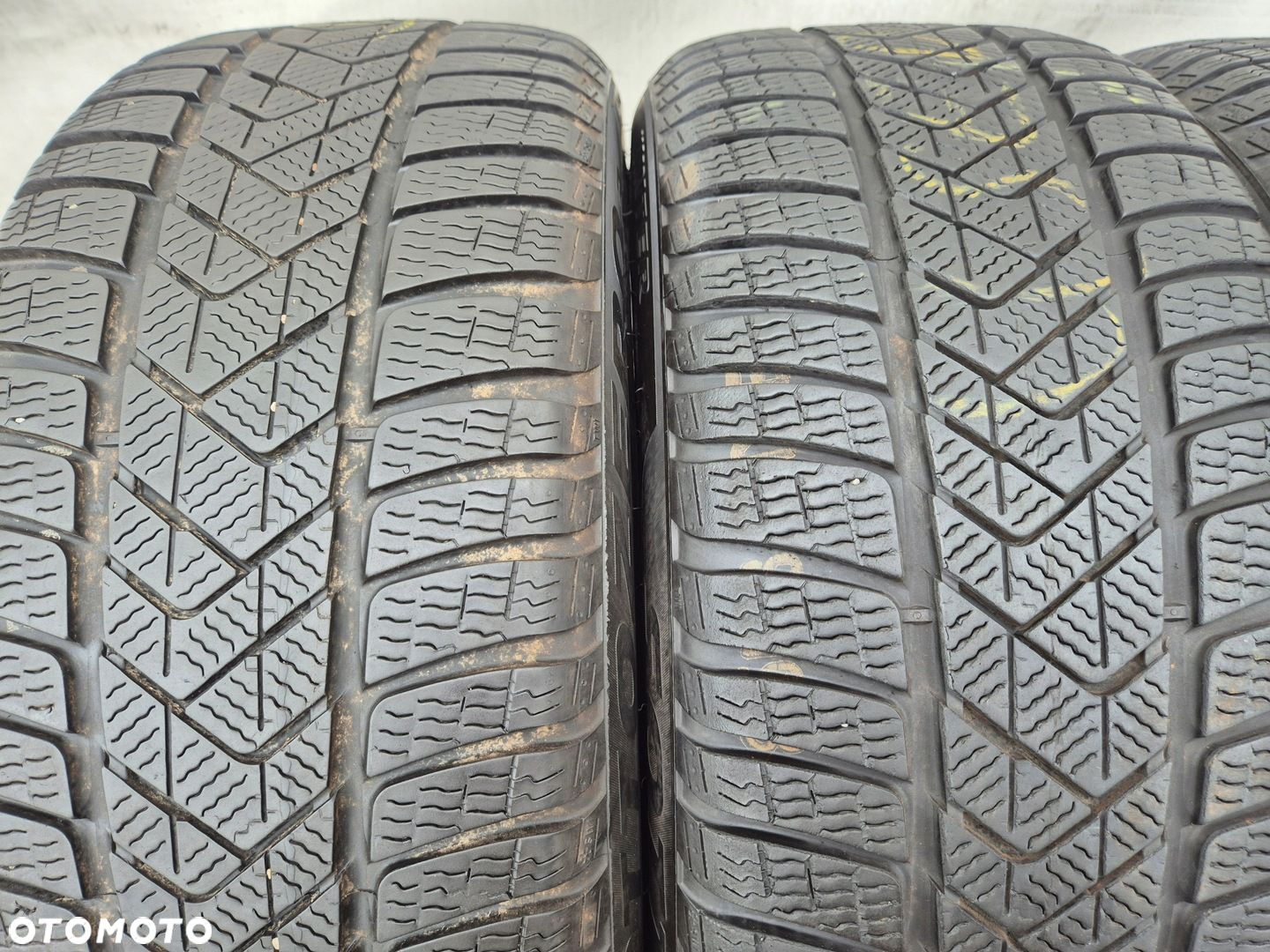235/45/18 235/45r18 Pirelli Winter SottoZero 3 98v T0 - 3