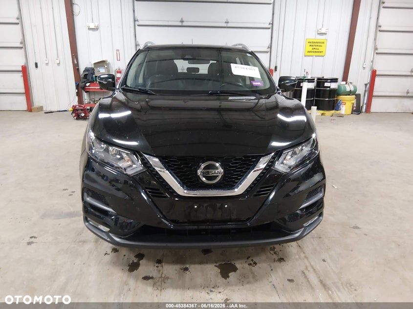 Nissan Rogue - 5