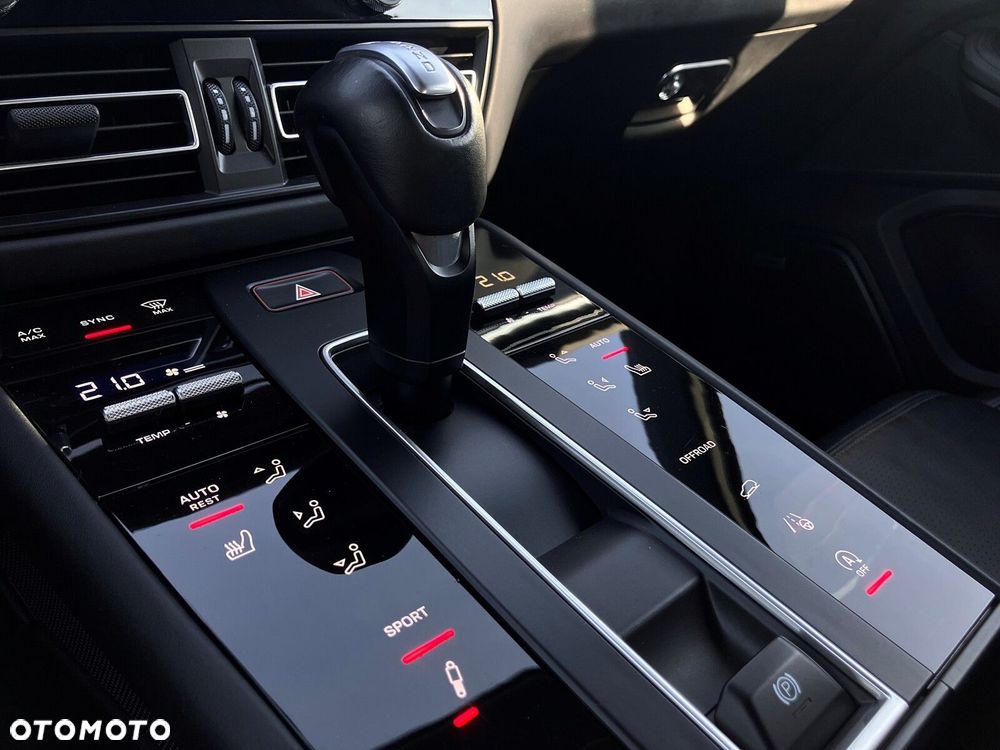 Porsche Macan - 37