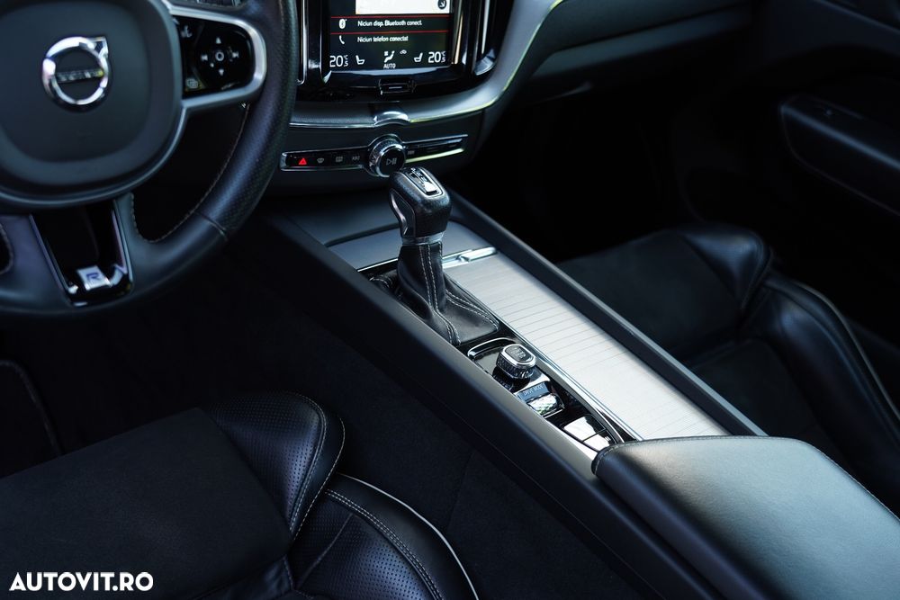 Volvo XC 60 D4 AWD Geartronic RDesign - 16