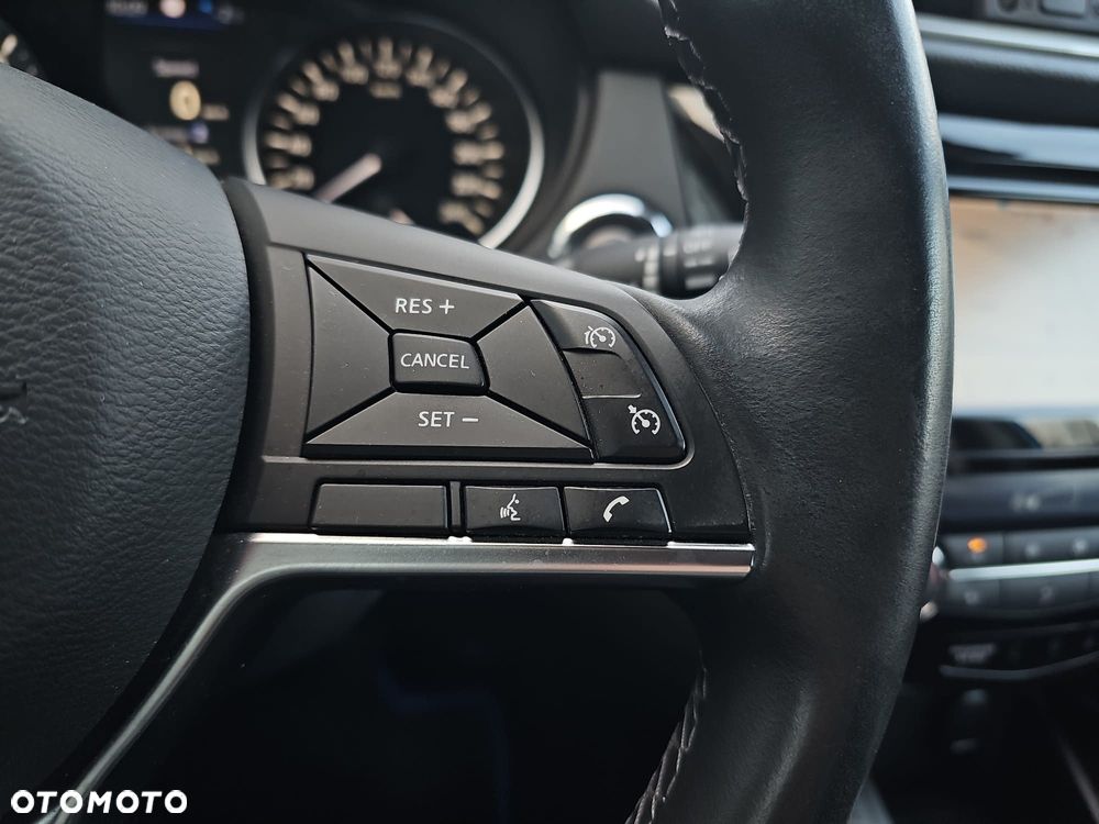 Nissan Qashqai 1.3 DIG-T N-Connecta EU6d - 17