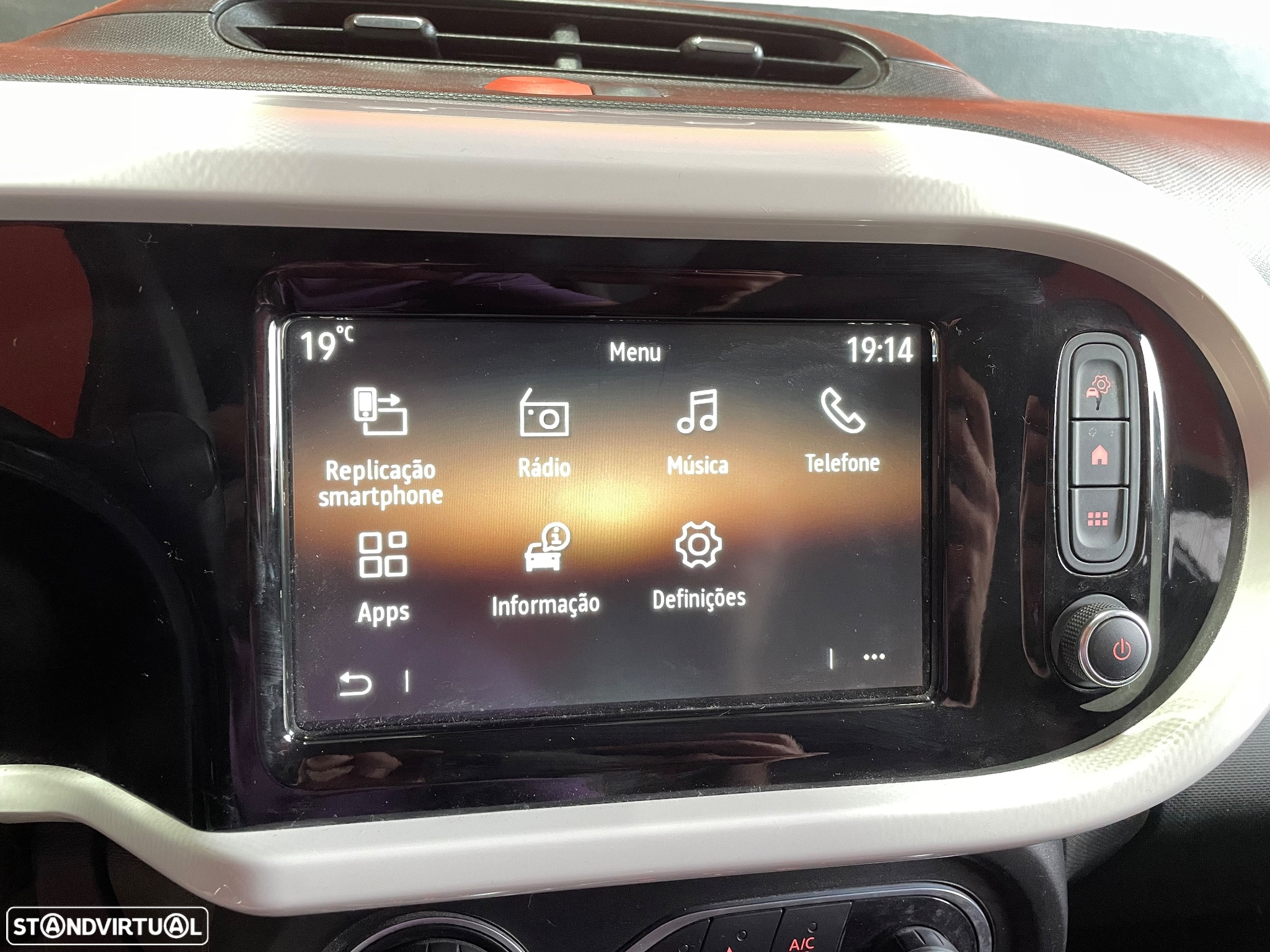 Renault Twingo E-Tech. 22 Techno - 11