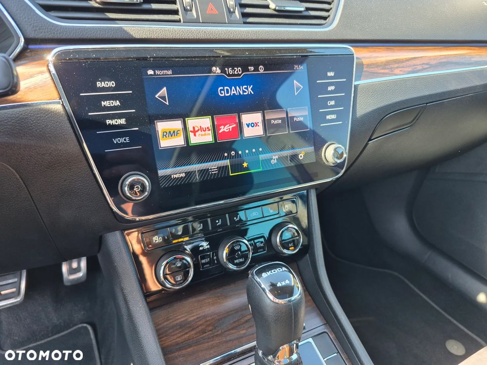 Skoda Superb 2.0 TSI 4x4 Scout DSG - 10