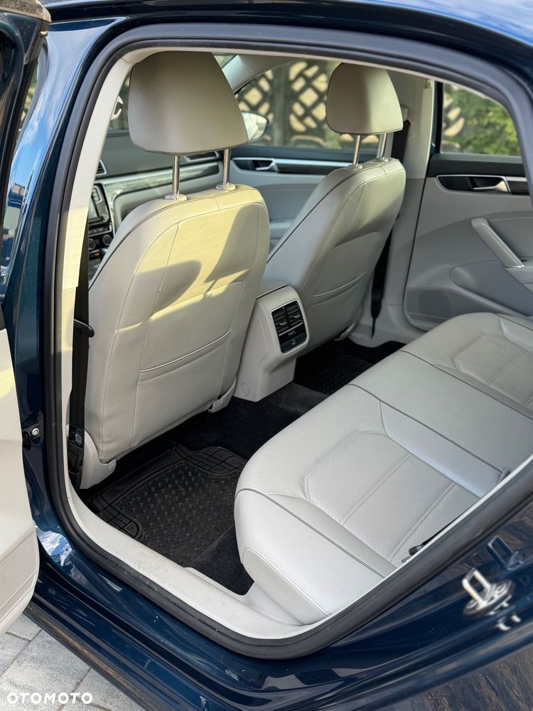 Volkswagen Passat - 9