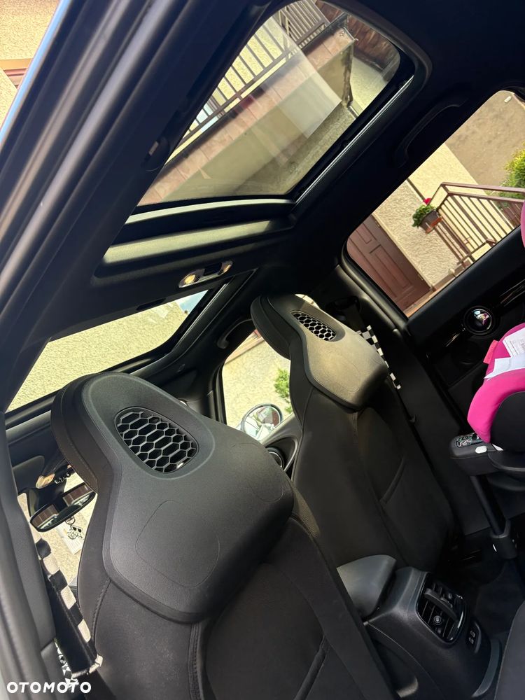 MINI John Cooper Works ALL4 sport - 11