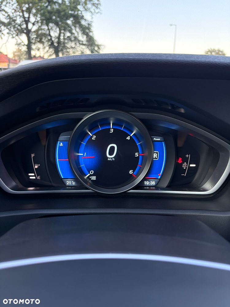 Volvo V40 - 22