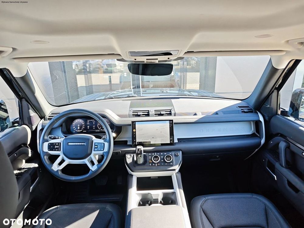 Land Rover Defender - 3