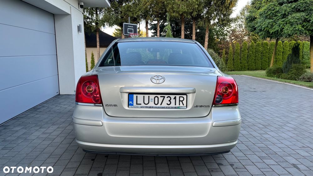 Toyota Avensis 2.0 VVT-i Sol - 4