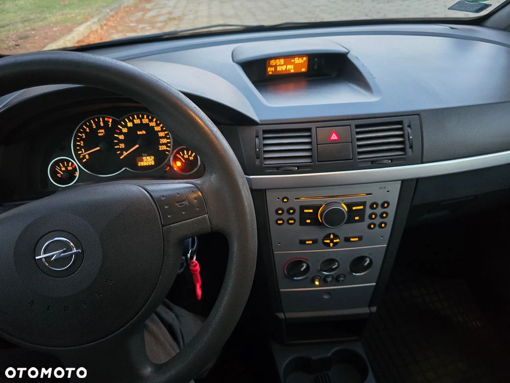 Opel Meriva 1.6 16V Essentia - 9