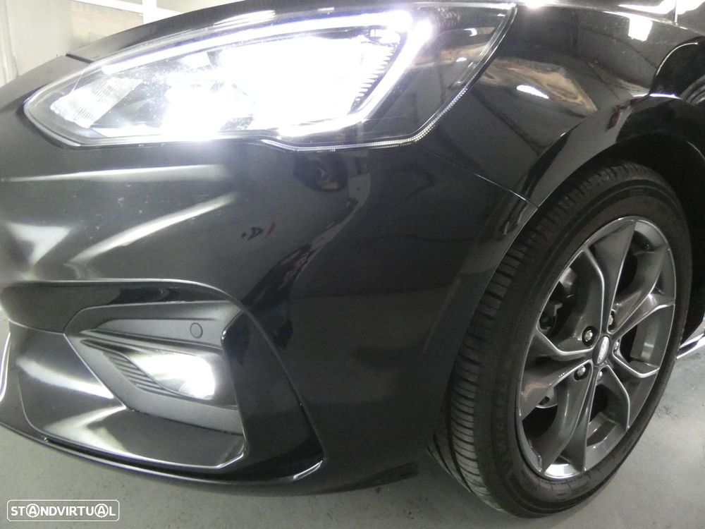 Ford Focus 1.0 EcoBoost MHEV ST-Line - 30