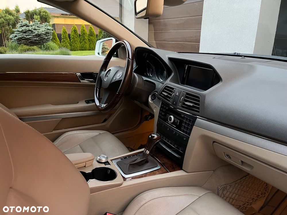 Mercedes-Benz Klasa E 350 7G-TRONIC - 22